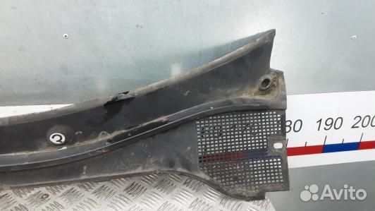 Накладка декоративная (жабо, дождевик) renault cli