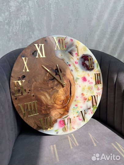 Часы, шамаиль,столы,картины из эпоксидной смолы