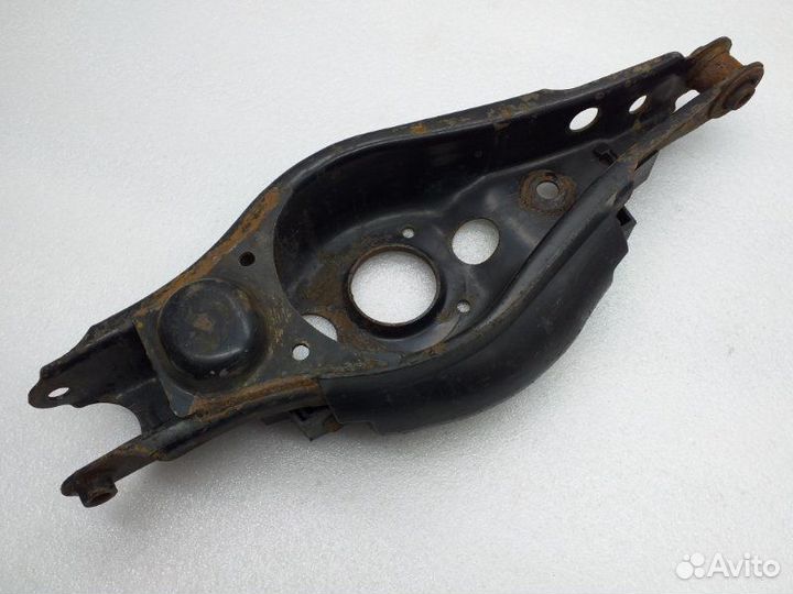 Рычаг подвески задний правый Toyota Rav4 ZSA42