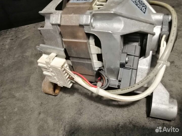 Двигататель стиральной машины Индезит