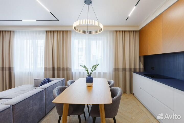 Стол обеденный