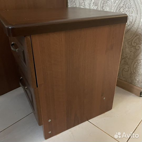 Тумба прикроватная