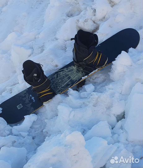 Сноуборд с ботинками