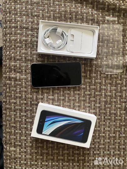 iPhone SE (2020), 64 ГБ