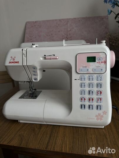 Швейная машина Janome dc 4030