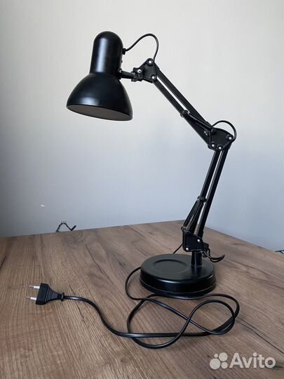 Лампа настольная