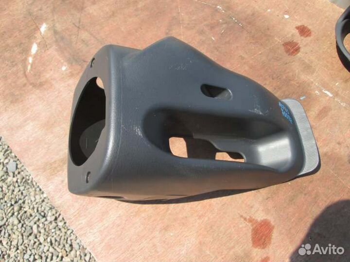 Кожух рулевой колонки Toyota Ist NCP65 1NZ-FE