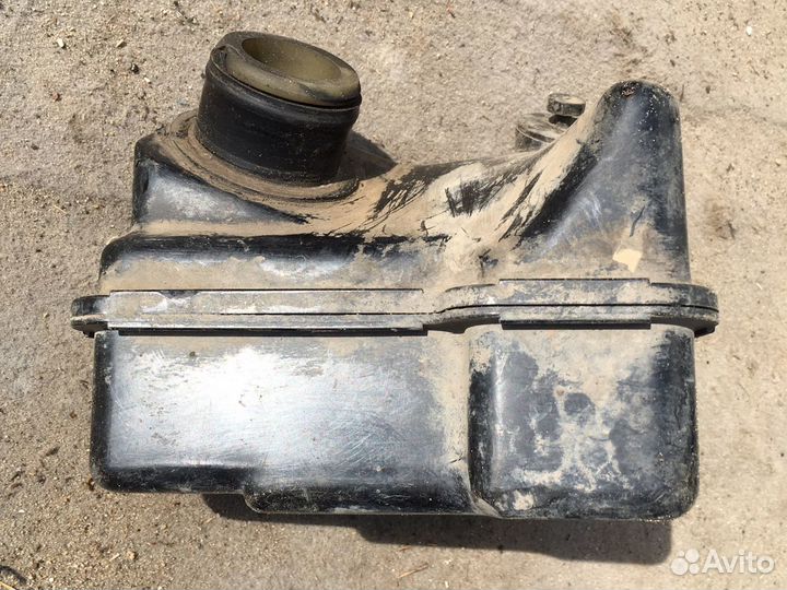 Резонатор воздушного фильтра Maздa 626 GE