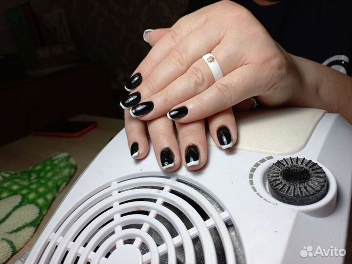 Наращивание ногтей и ресниц