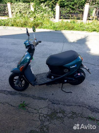 Скутер Suzuki lets4