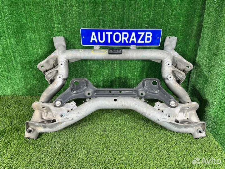 Передняя балка передняя Mercedes-Benz C-Class W204