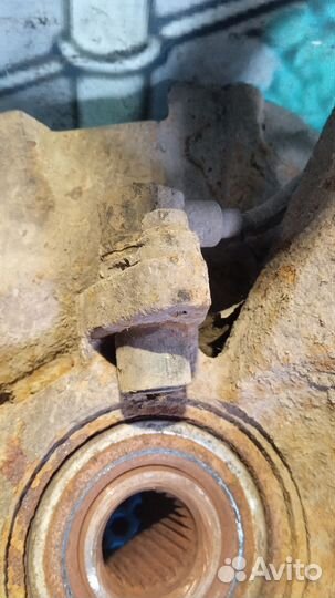 Кулак поворотный передний левый Kia Cerato