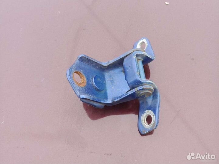 Петля двери задняя правая Mazda 3 2007