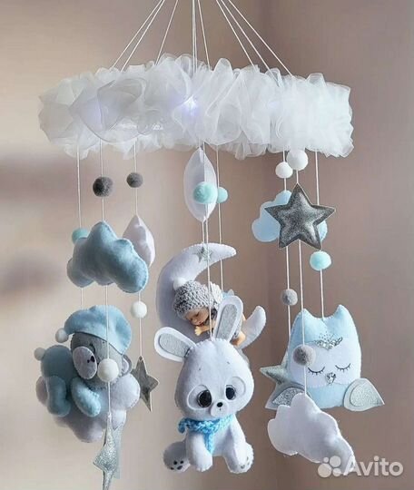 Мобиль из фетра в кроватку