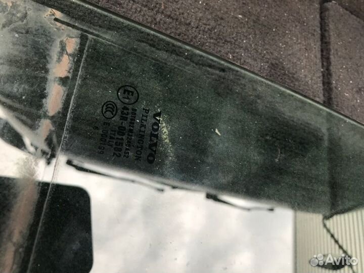 Стекло двери заднее левое Volvo Xc90