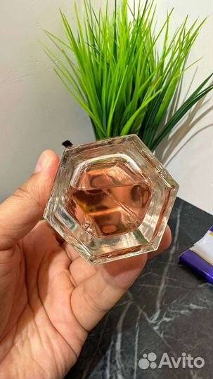 Gucci Flora Gorgeous Gardenia 98мл витринные