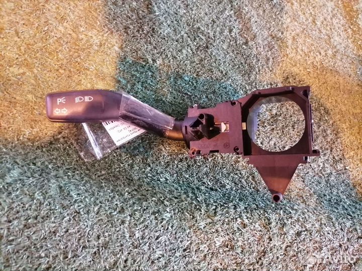 Переключатель подрулевой (света-поворотников) 4E09