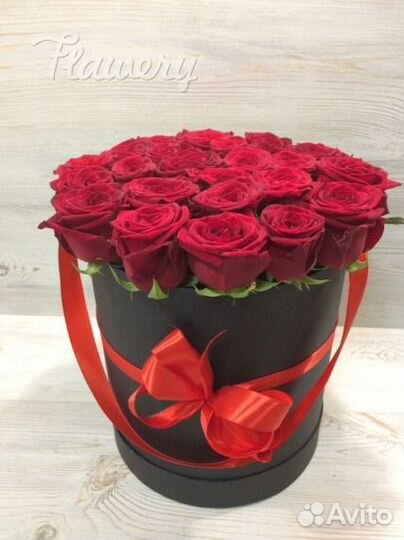 Цветы в элитной коробке 14 шт Scarlatta