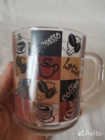 2 кружки с кофейным рисунком в упаковке