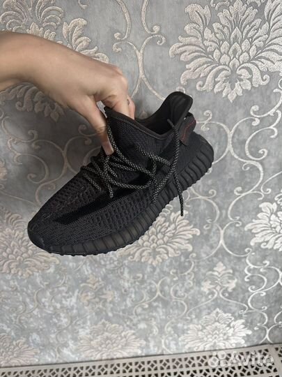 Кроссовки adidas izi