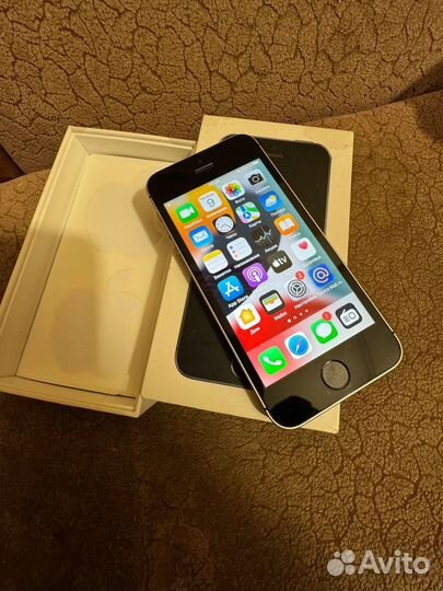 iPhone SE, 32 ГБ