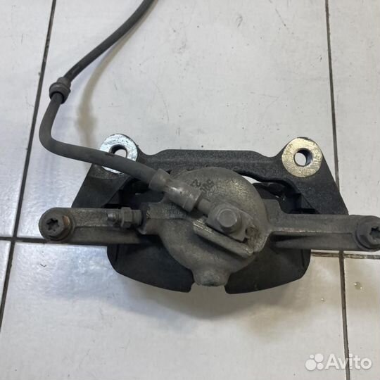 Суппорт передний правый Volkswagen Golf Mk7 (2012—