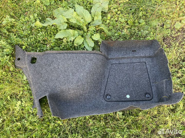 Обшивка багажника левая VW Passat B5 седан