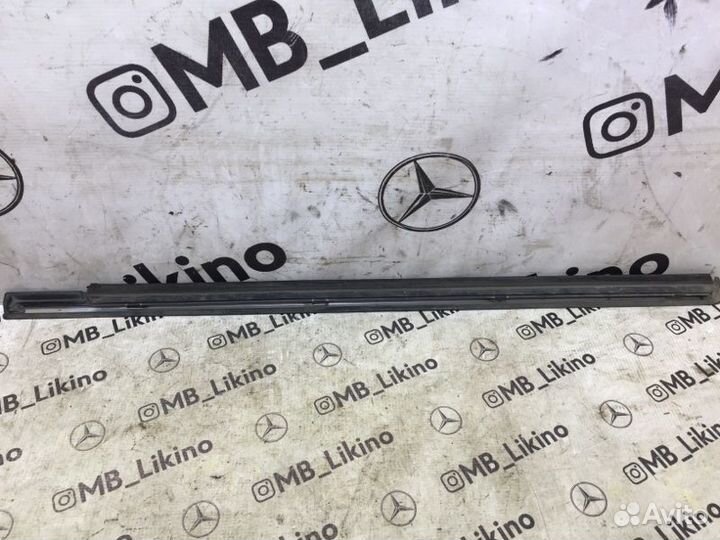 Молдинг стекла передний левый Mercedes S-Class