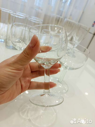 Бокалы и стопки