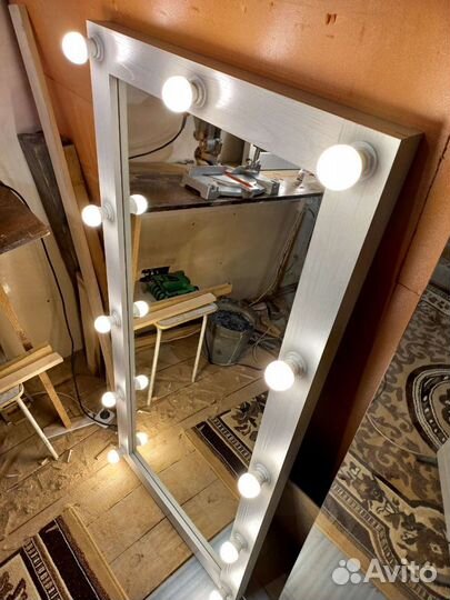 Зеркало гримёрное с подсветкой