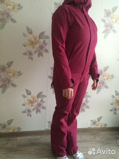 Сноубордический комбинезон