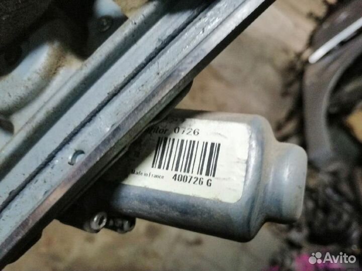Стеклоподъемник передний левый Renault Logan