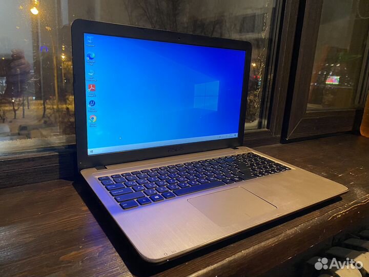 Asus i3, 8gb, ssd