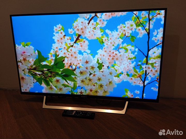 Sony KDL-43WE755 всё нужное есть