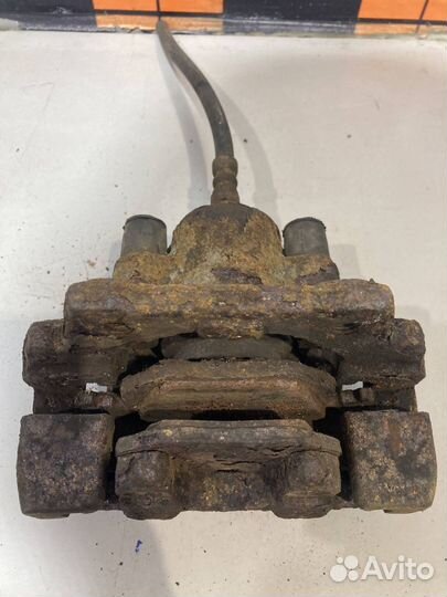 Суппорт задний левый BMW 7 E38