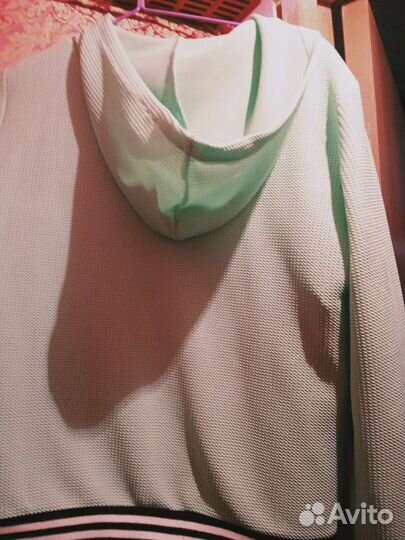 Одежда для девушек и женщин.Спорт