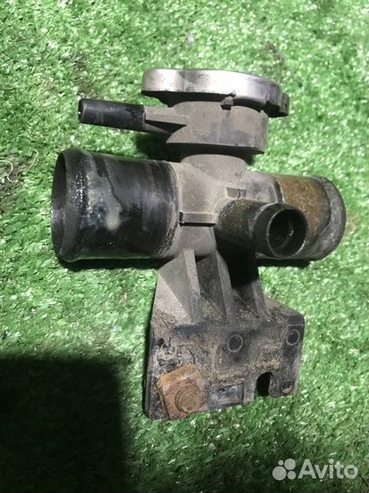 Заливная горловина радиатора Mitsubishi Outlander