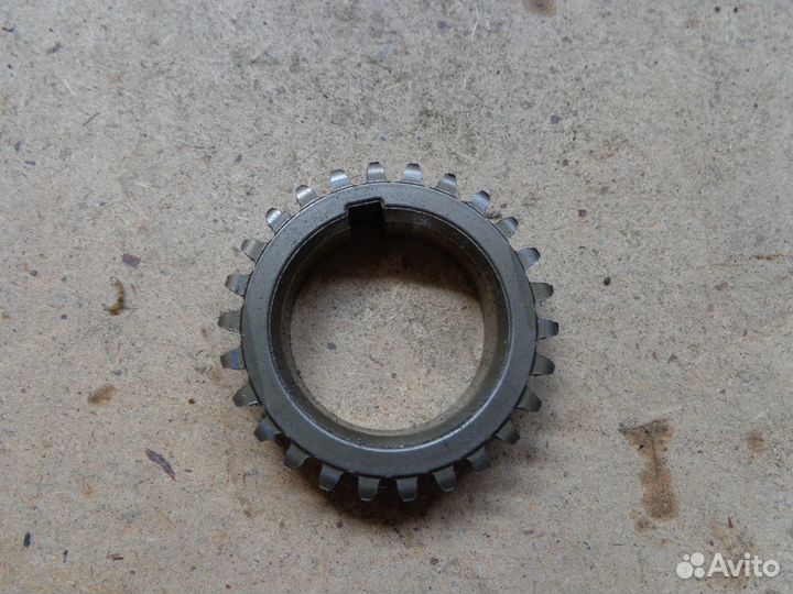 Fuga Y50 Шестерня коленвала б/у