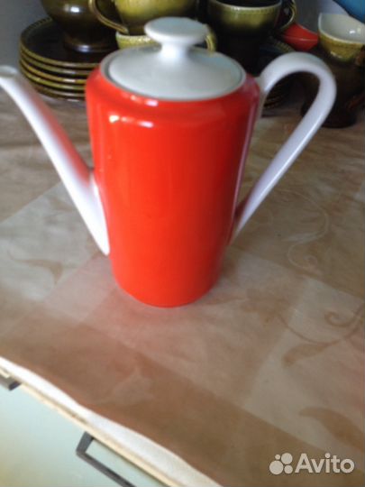 Импортный сервиз веселой рацветки