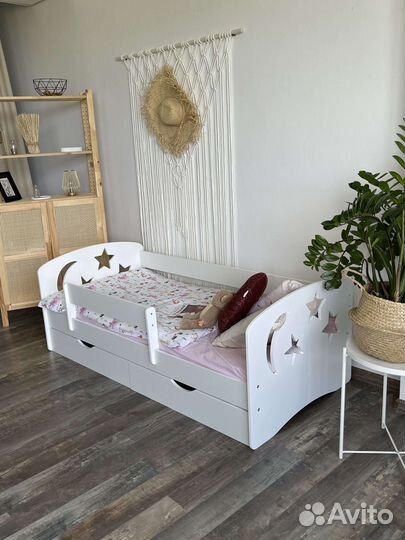 Кровать подростковая Ночь с бортиком