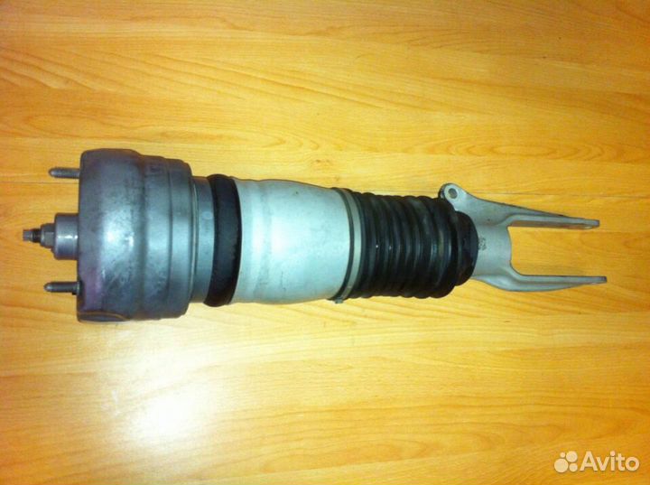 Пневмобаллон Порше Панамера передняя