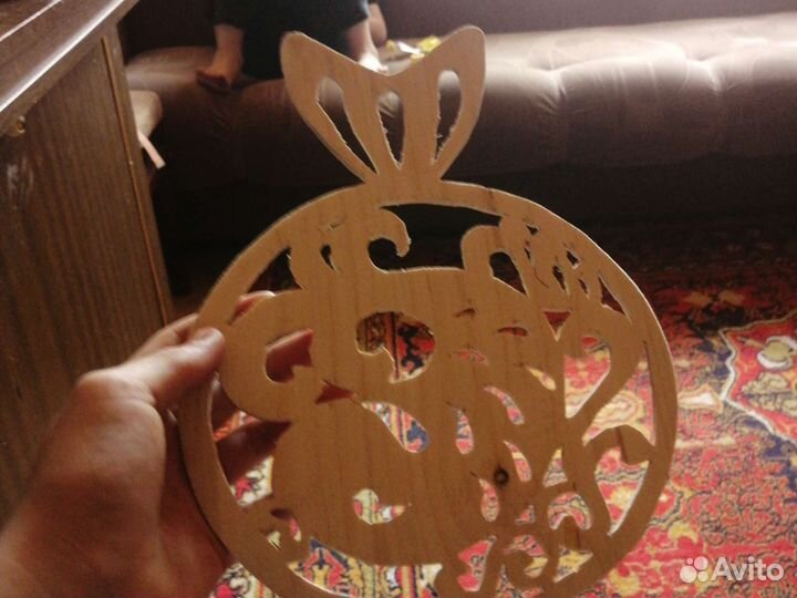 Деревянная подставка под горячие