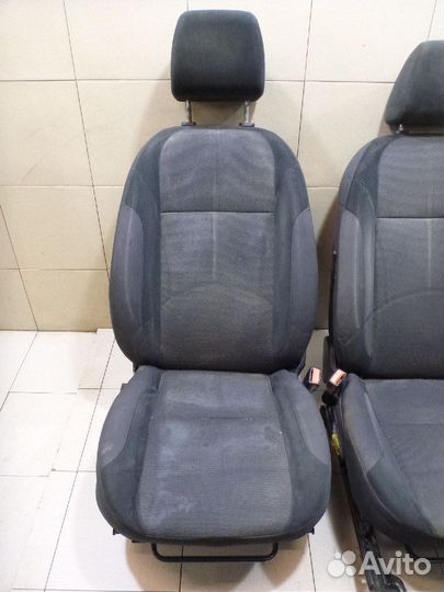 Сиденья передние Ford Focus 2