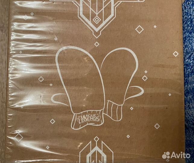 Варежки в подарочной коробке