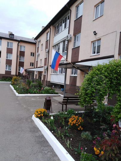 2-к. квартира, 57 м², 1/3 эт.