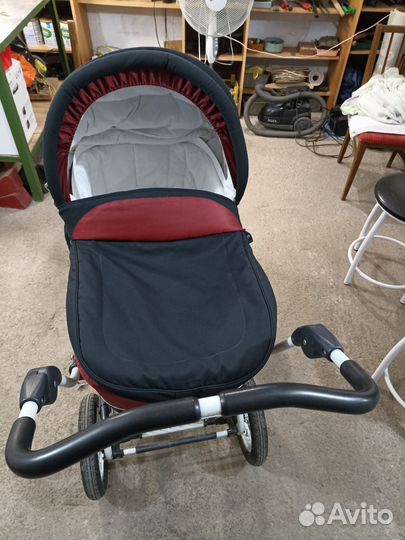 Прогулочная коляска с надувными колесами