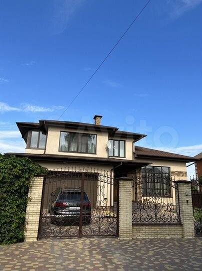 Коттедж 355 м² на участке 10 сот.