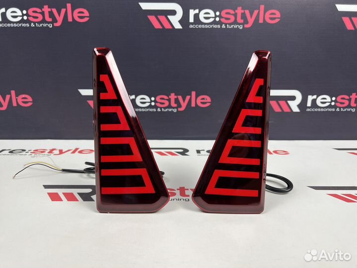 Катафоты Toyota Noah R80 2017-2021г