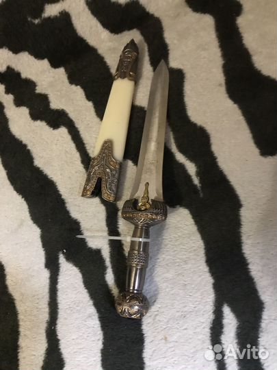 Нож подарочный