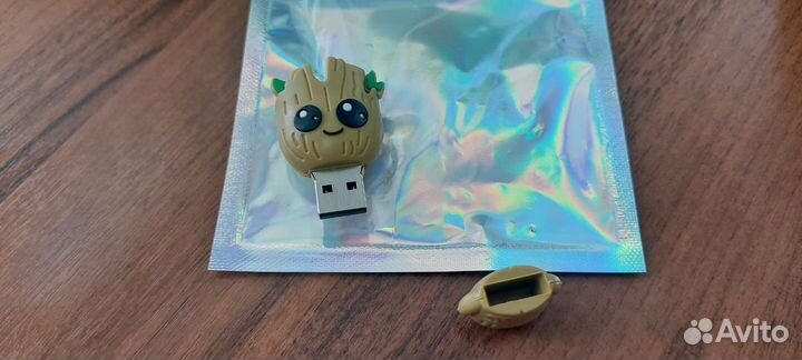 Флеш-накопитель Groot 64 GB
